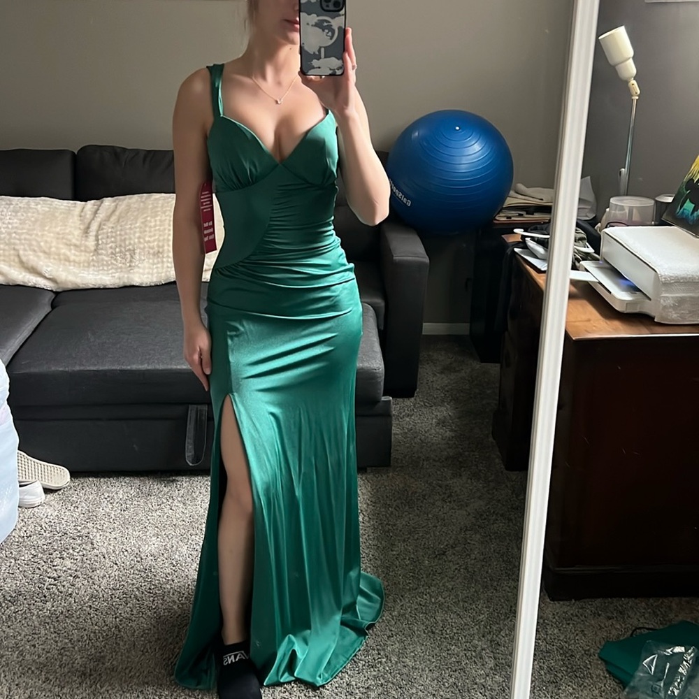NWT Formal green dress !